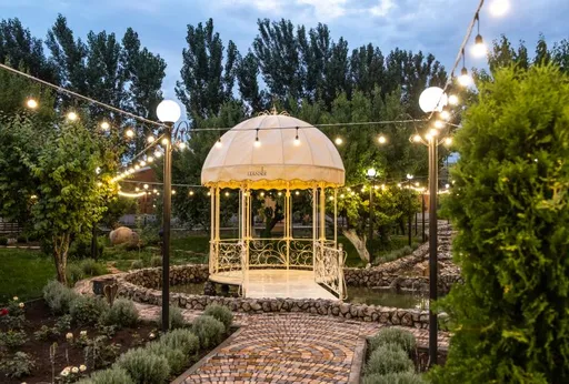 Lianna Garden Hall
